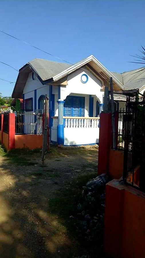 Traditional Filipino Transient House And Huts Near 100 Islands Wharf Alaminos Buitenkant foto