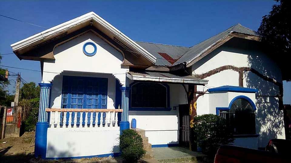 Traditional Filipino Transient House And Huts Near 100 Islands Wharf Alaminos Buitenkant foto